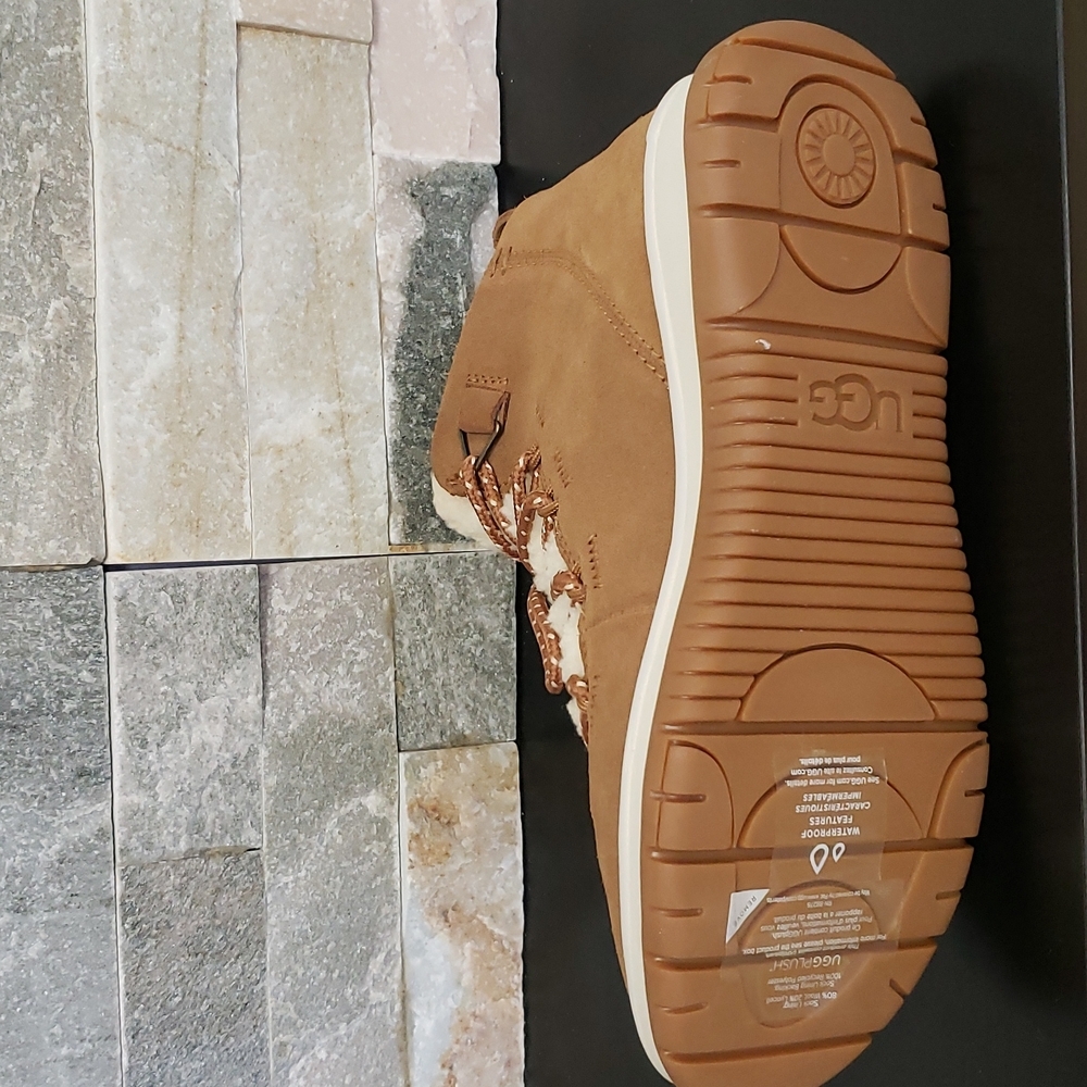 UGG Lakesider Heritage Mid Sneaker Boot - Picture 10 of 10